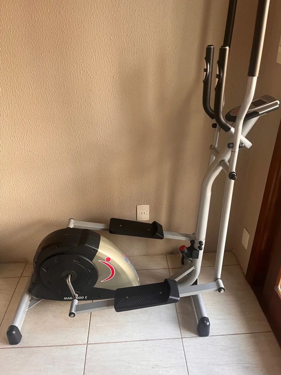 Elíptico MAG-5000 E - Aparelho de Ginástica