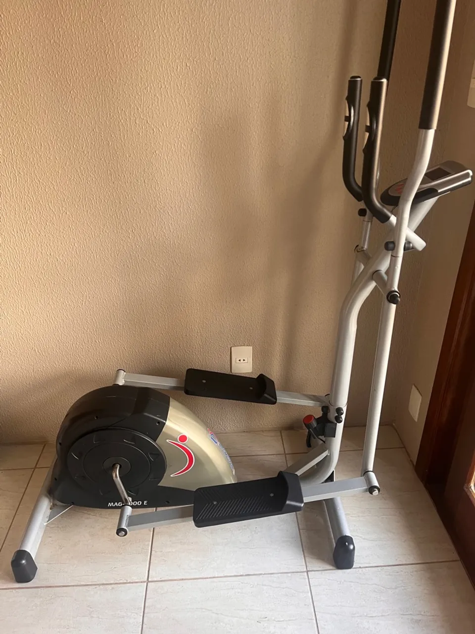 Elíptico MAG-5000 E - Aparelho de Ginástica