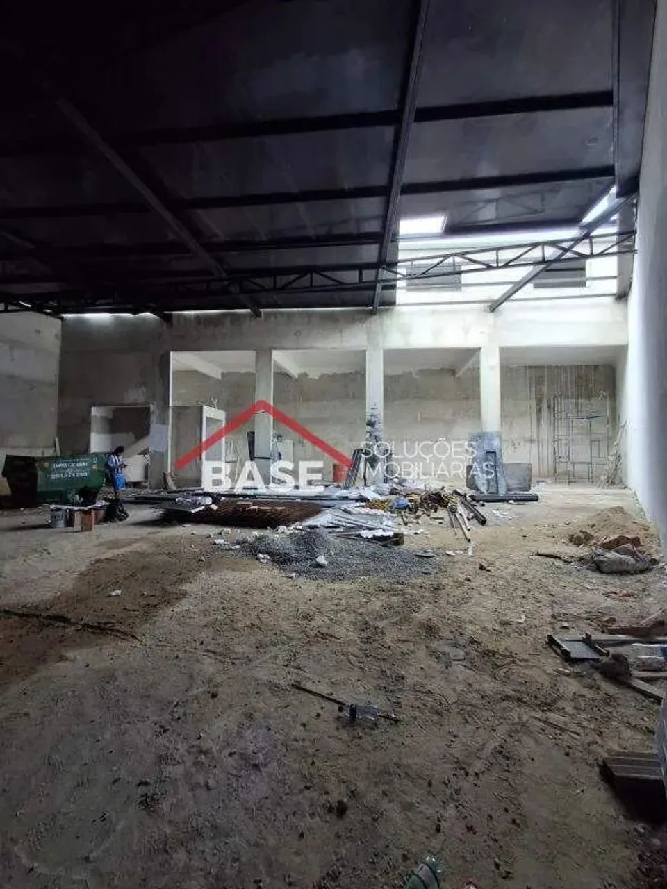Galpão com mezanino para alugar no bairro Lindeia - Foto 3