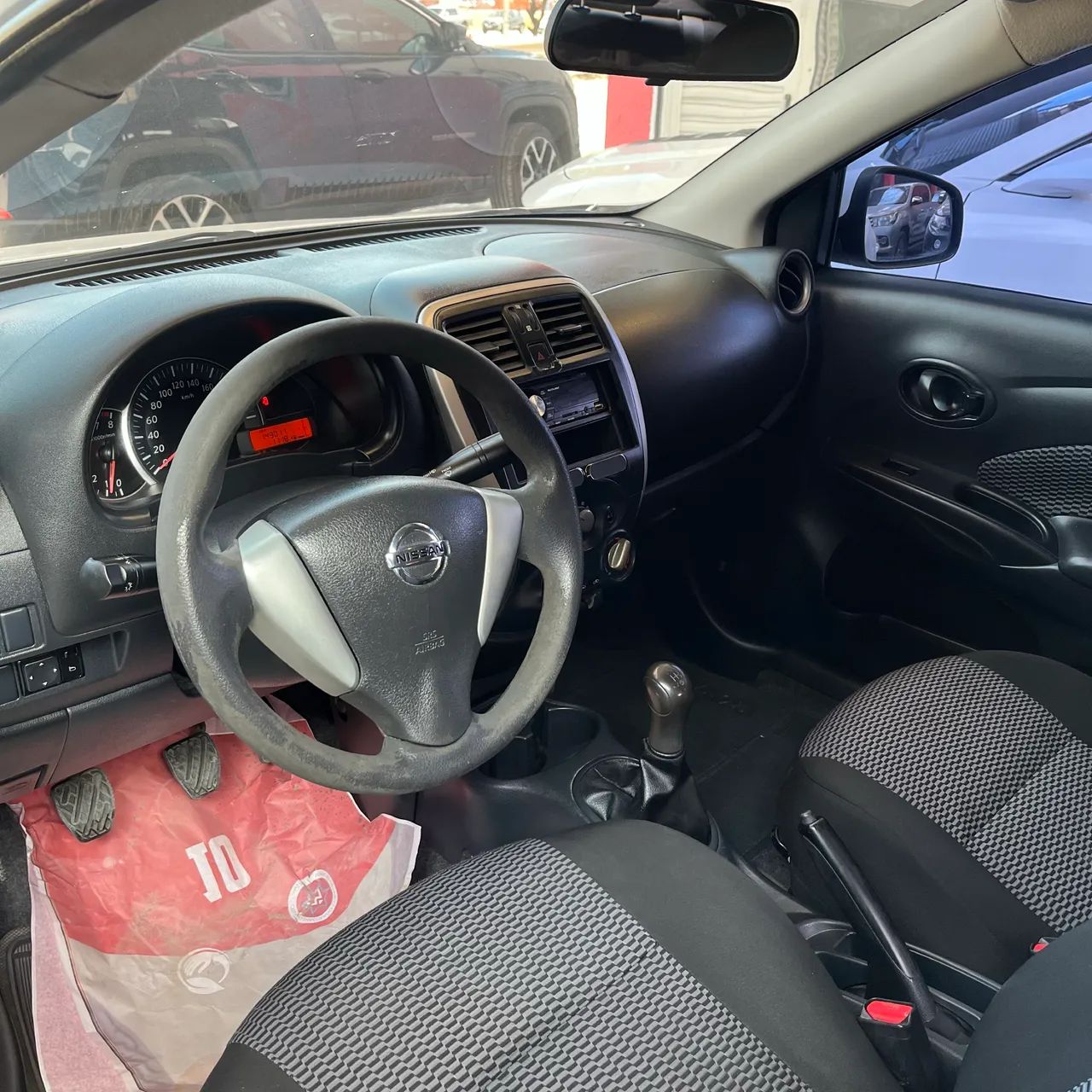Nissan Versa 1.0 - Foto 5