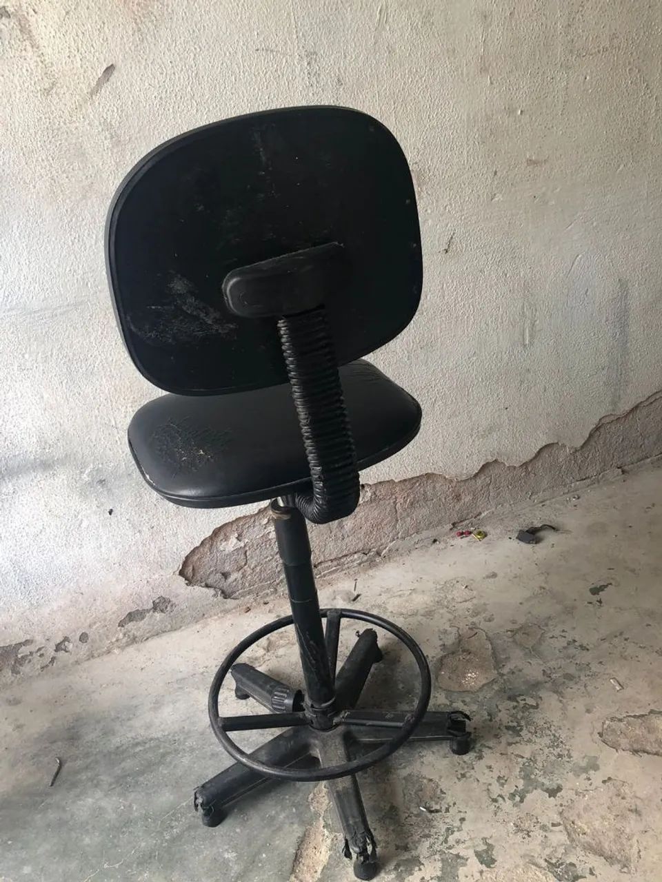 Banquinho/Cadeira Giratória com Encosto Ajustável - Foto 2