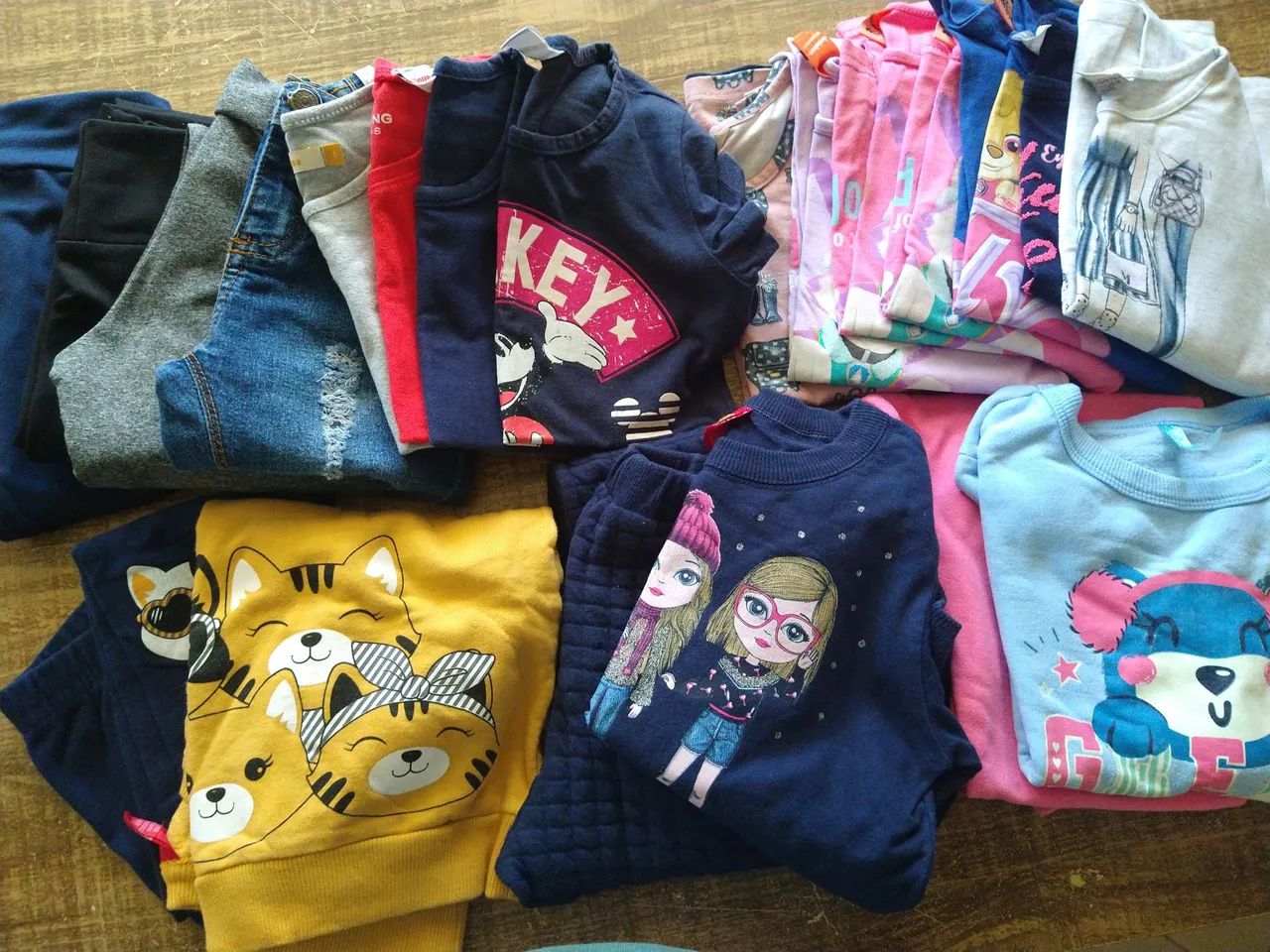 Lote de Roupas Infantil Tamanho 6 - 21 peças 
