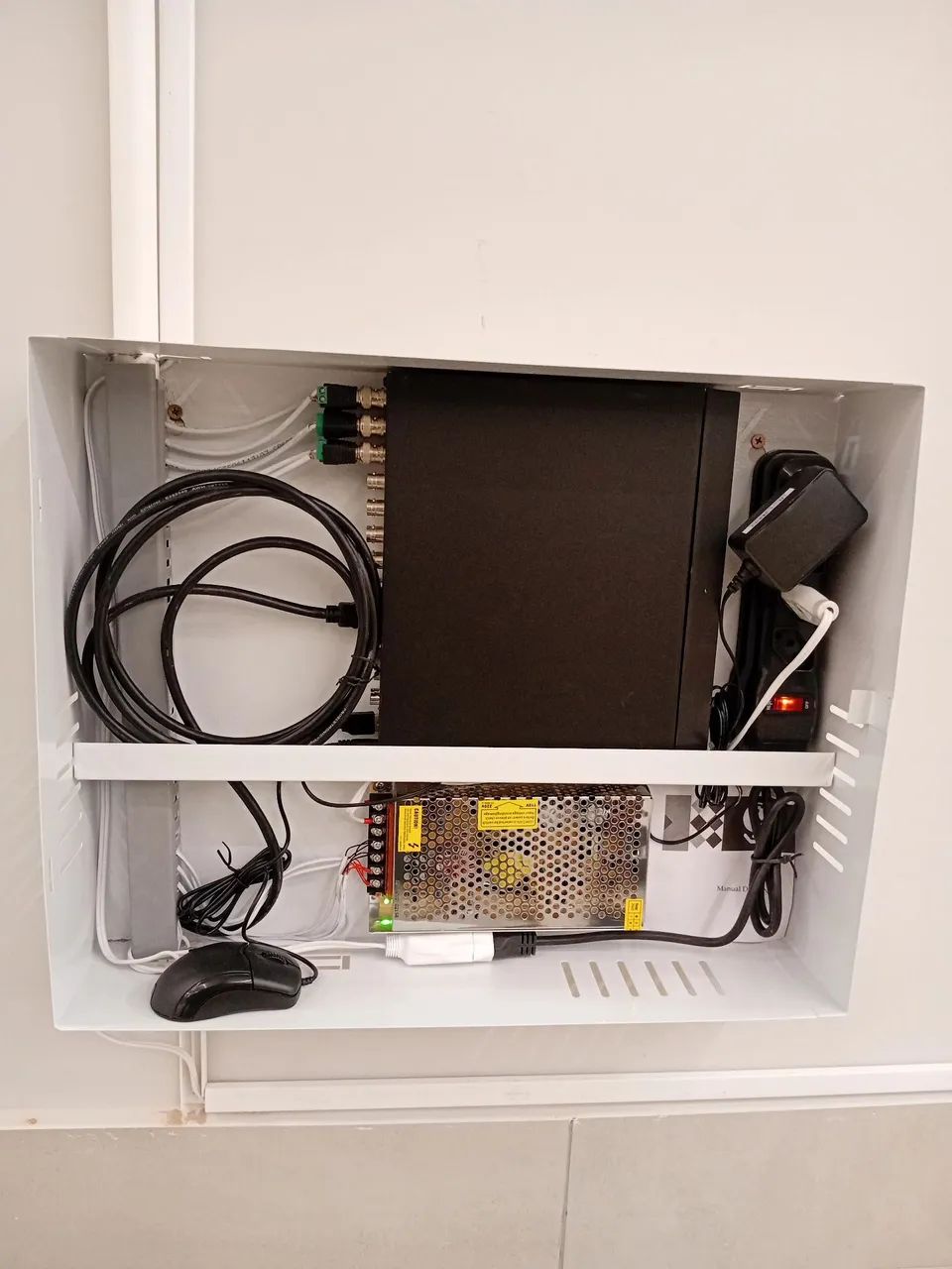 Manutenção e Instalação de câmeras e alarme, Fechaduras e portão eletrônico.  - Foto 5