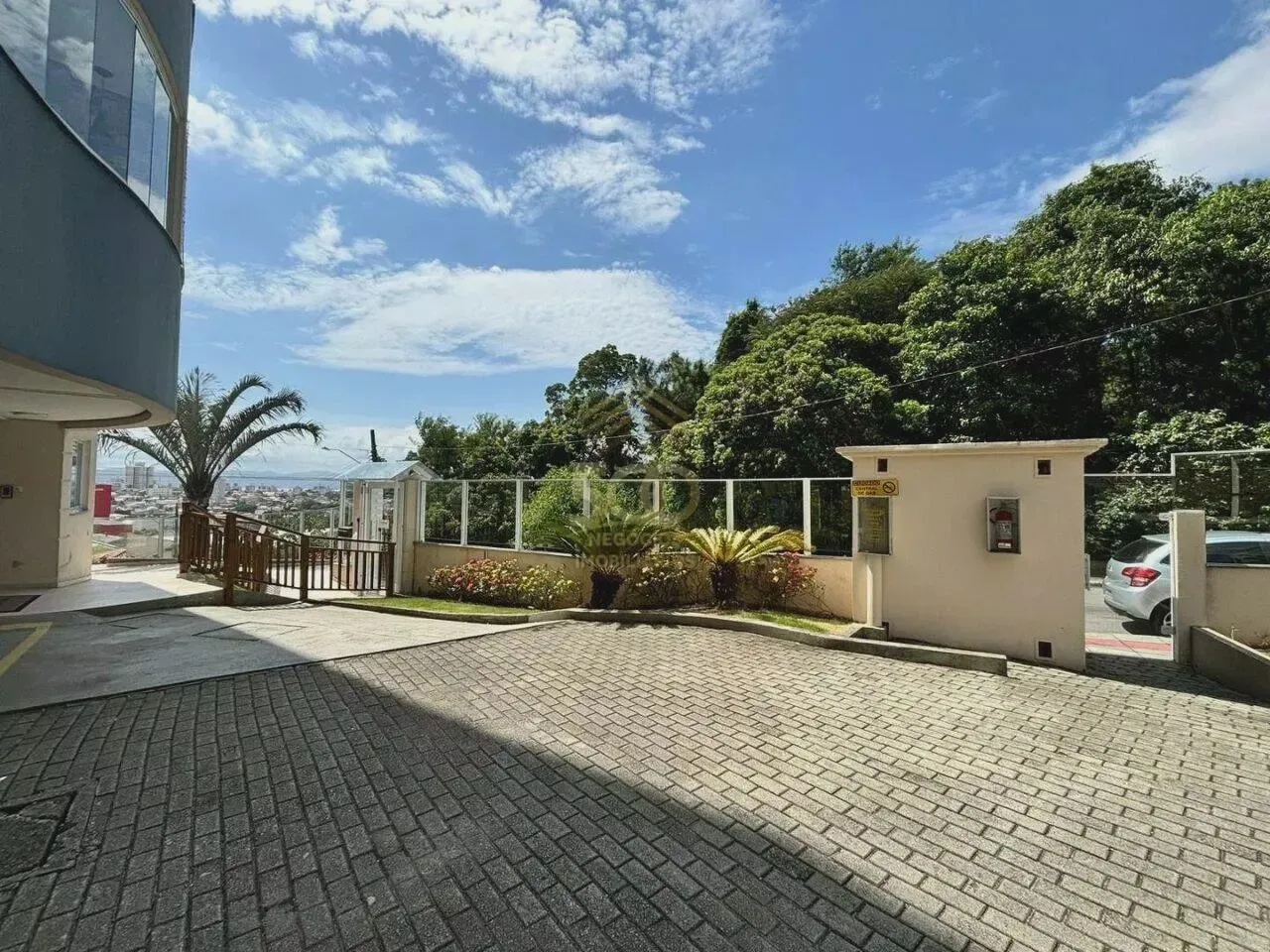 DU/ Apartamento à venda 2 quartos na Bela Vista, com elevador, garagem e sacada com churra