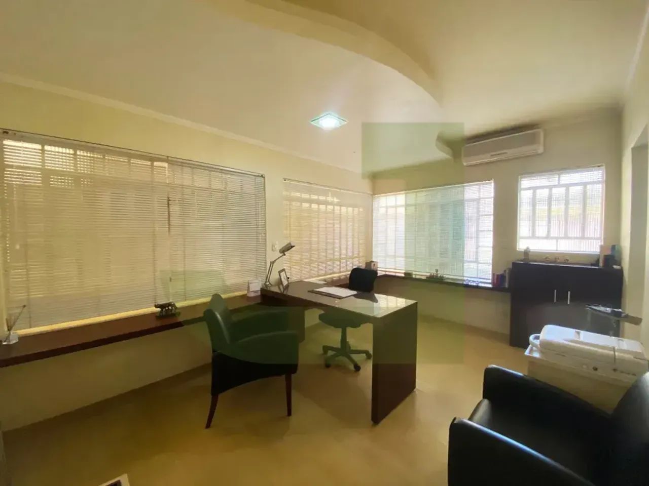 Casa comercial com peças bem amplas à venda no centro de São Leopoldo - Foto 3