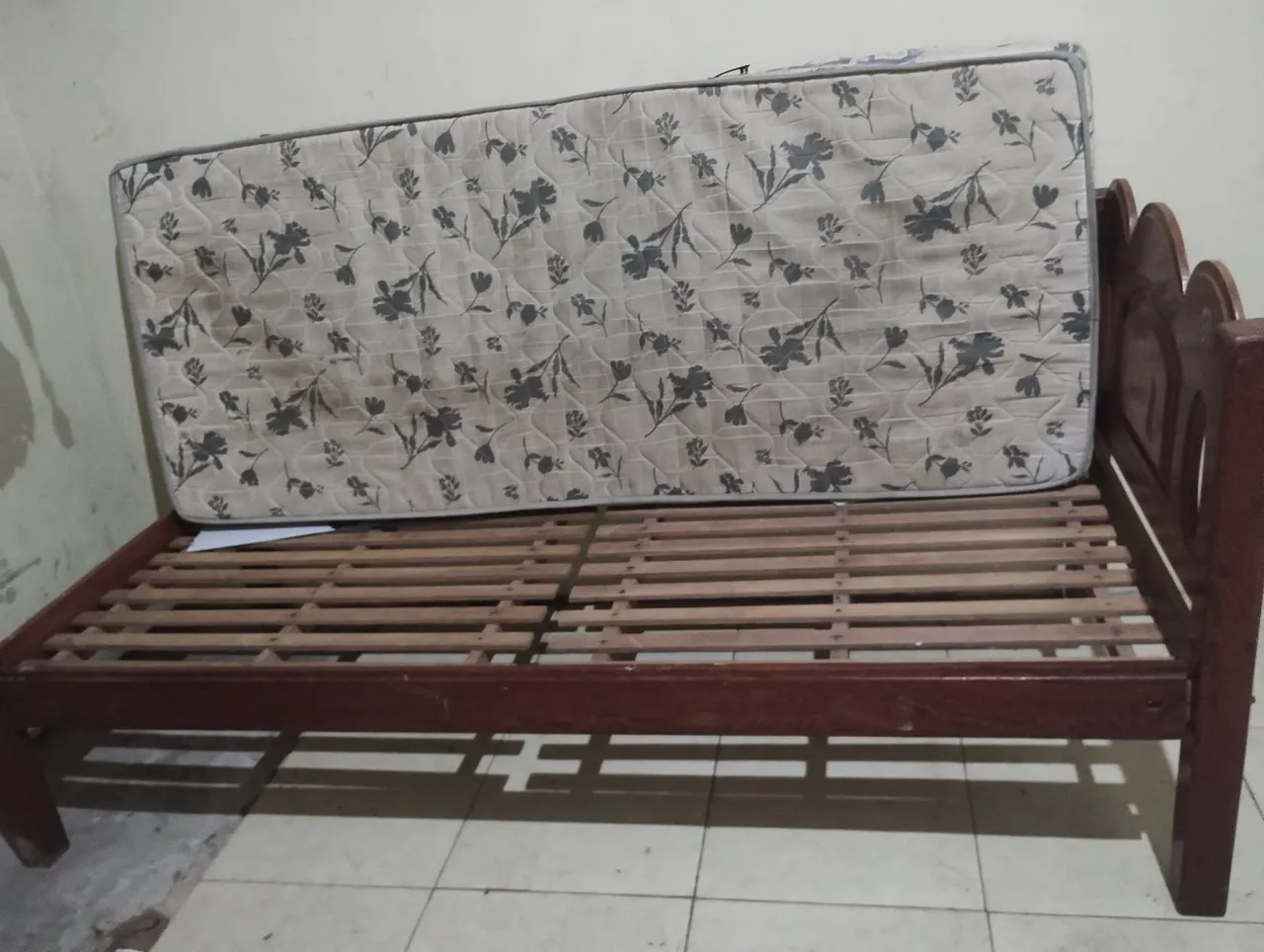 Cama de solteiro com colchão