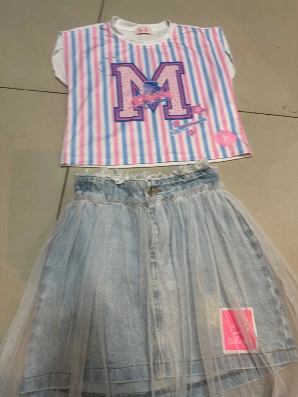 Conjunto Saia Jeans com Tule e blusa Malagah TAM 10 - Foto 2