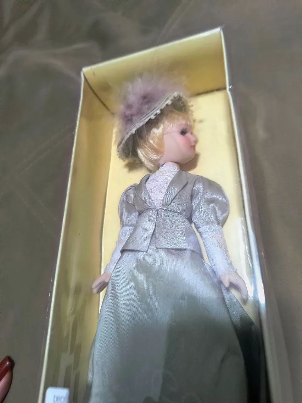 Boneca de porcelana colecionável  - Foto 5