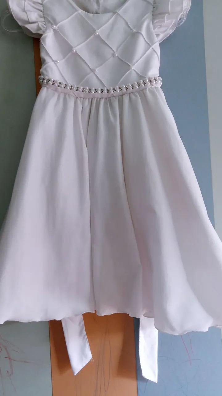 Vestido de renda para menina