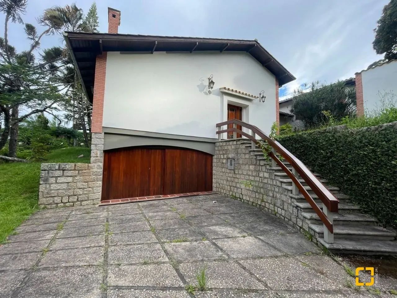 Casa em Condomínio em Carvoeira