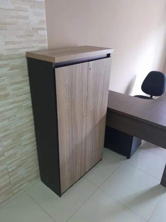 Conjunto de Mesa e Armário para Escritório - Foto 6
