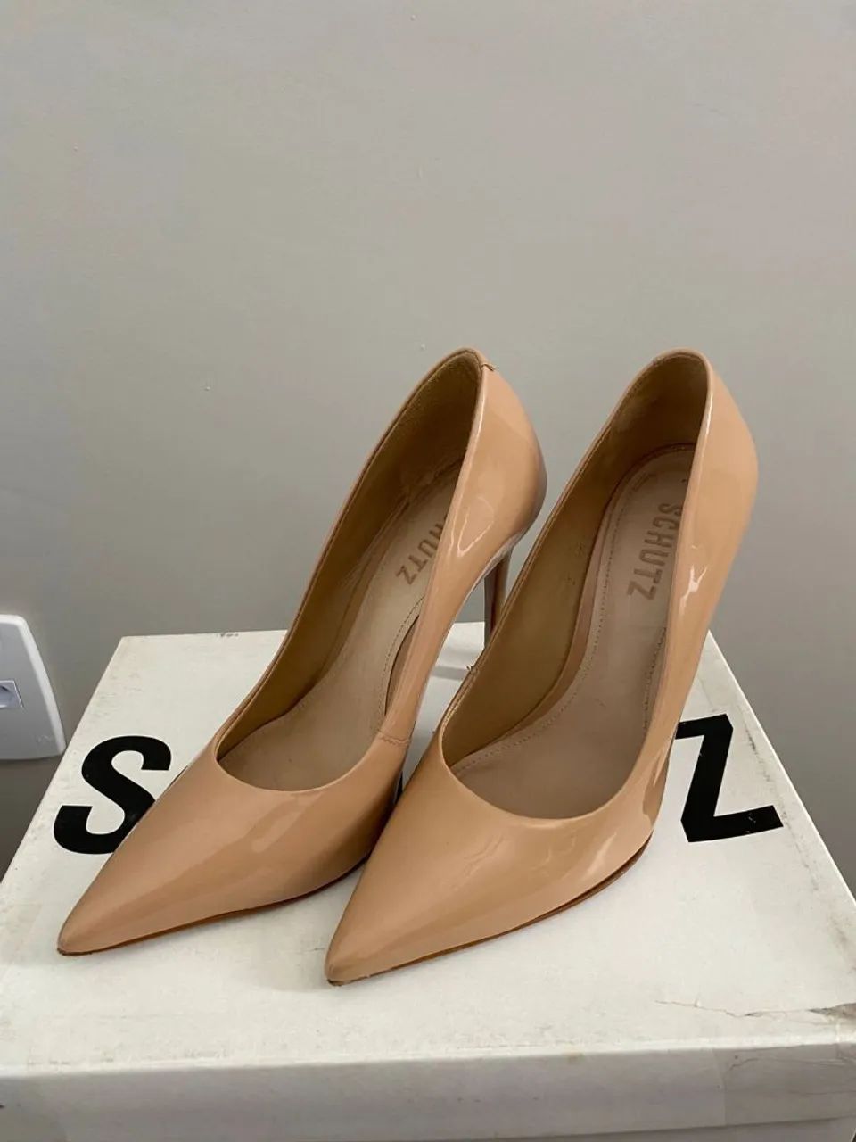 Scarpin Schutz 35 nude