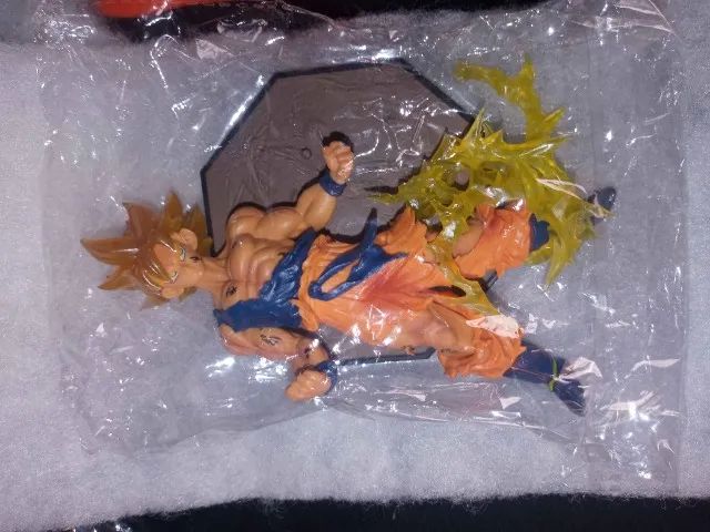 Action figure  Dragon Ball Son Goku Super Saiyan  - Foto 4