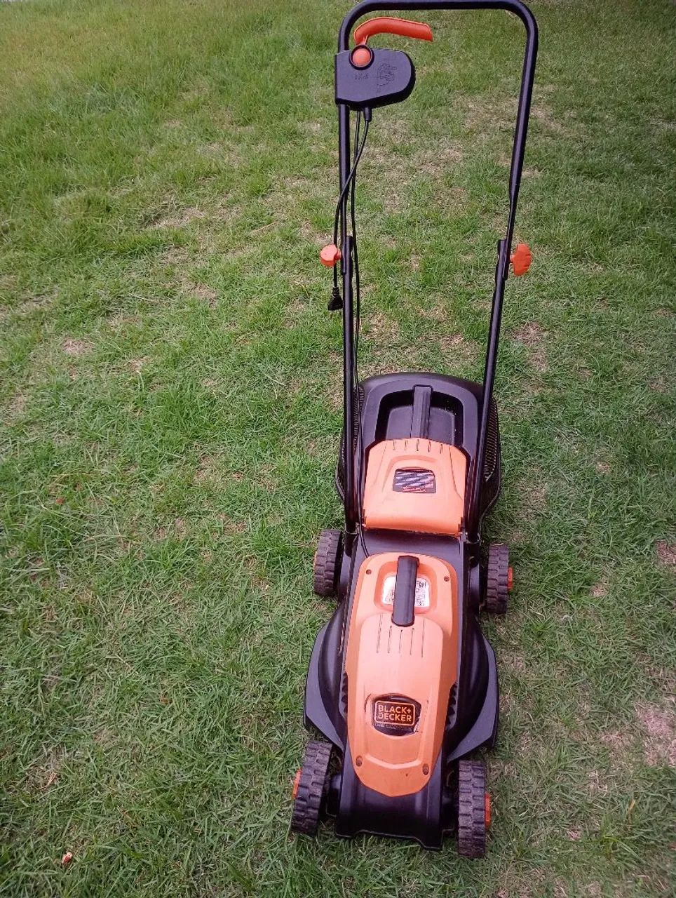 Cortador de grama Black Decker 64305472965761121