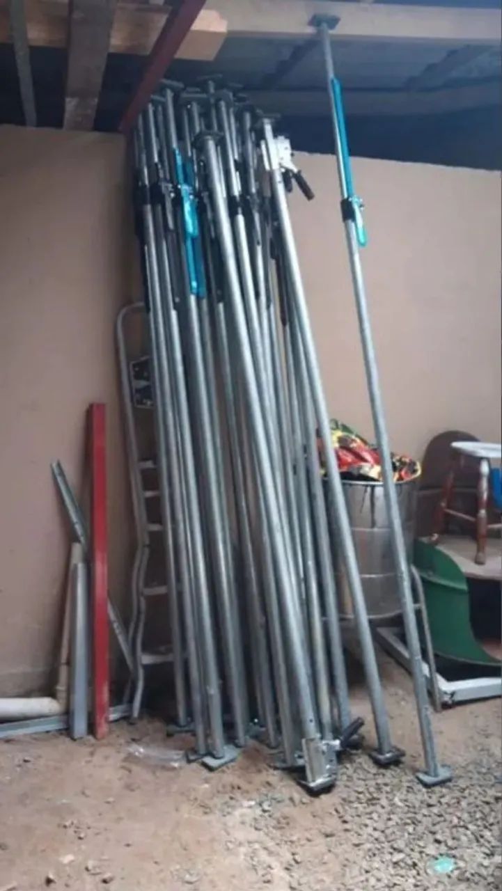 TRAVAS PALLETES  ESCORAS METÁLICAS EXTENSÕES PARA ANDAIME ETC 