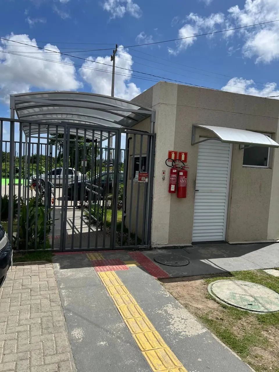 APARTAMENTO DE REPASSE NO SOLAR DAS ÁGUAS COM PISO EM PORCELANATO - Foto 3