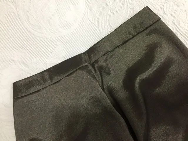 Calça feminina de cetim - Foto 4