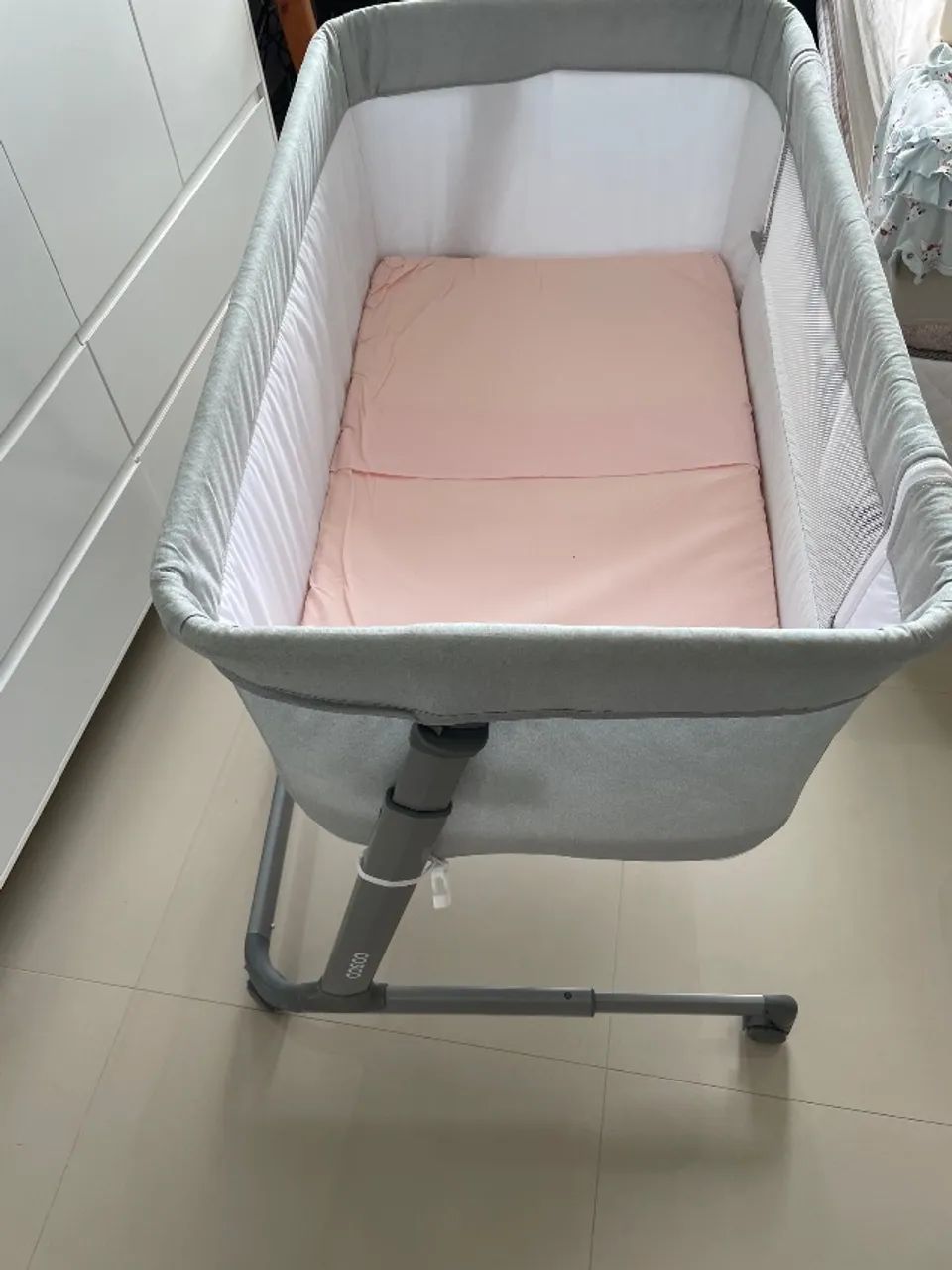 Berço Portátil Co-bed Cobed Cosco Kids 0 a 9kg Cinza Claro - Foto 2