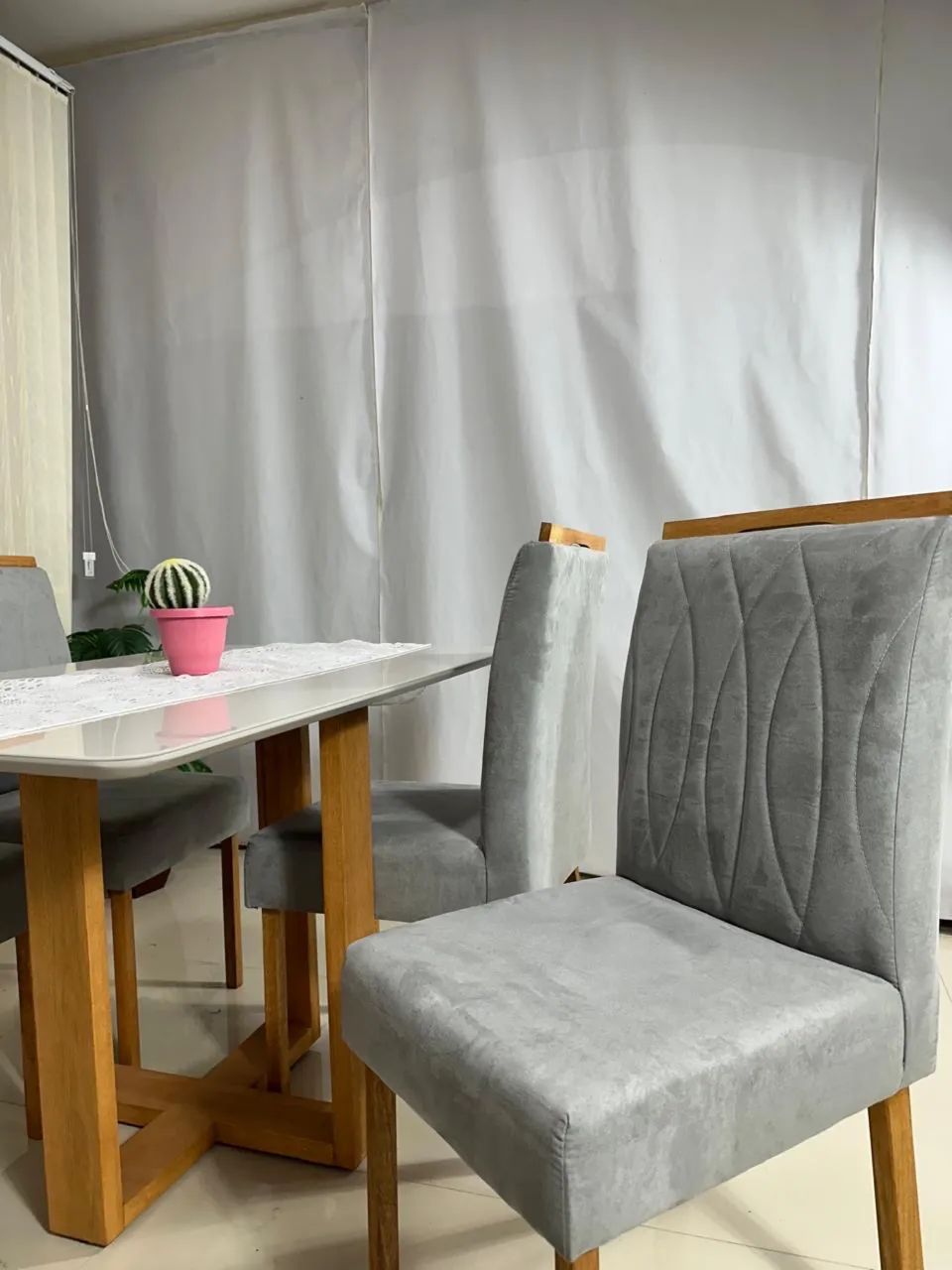 Mesa de Jantar 1,20 com Vidro + 4 Cadeiras NOVA