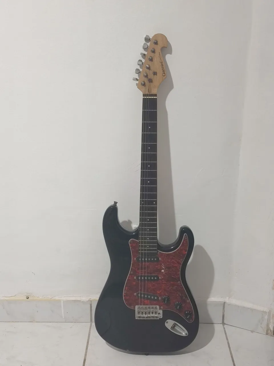 Guitarra Elétrica Giannini