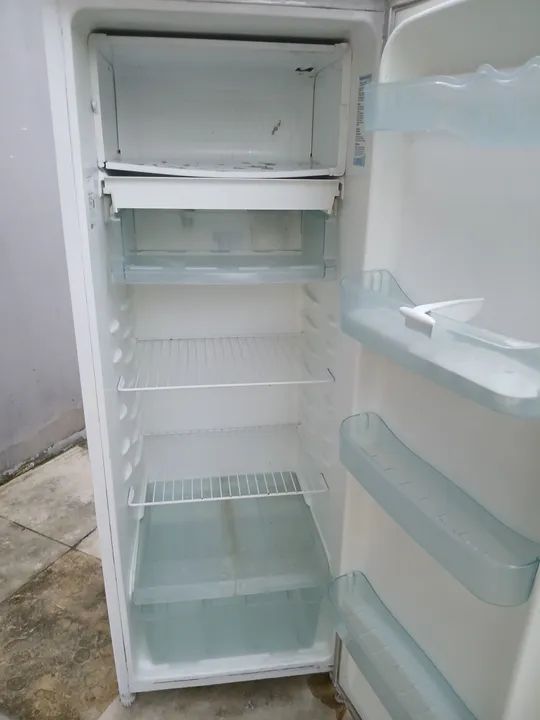 Geladeira eletrolux gelando ENTREGO  - Foto 6