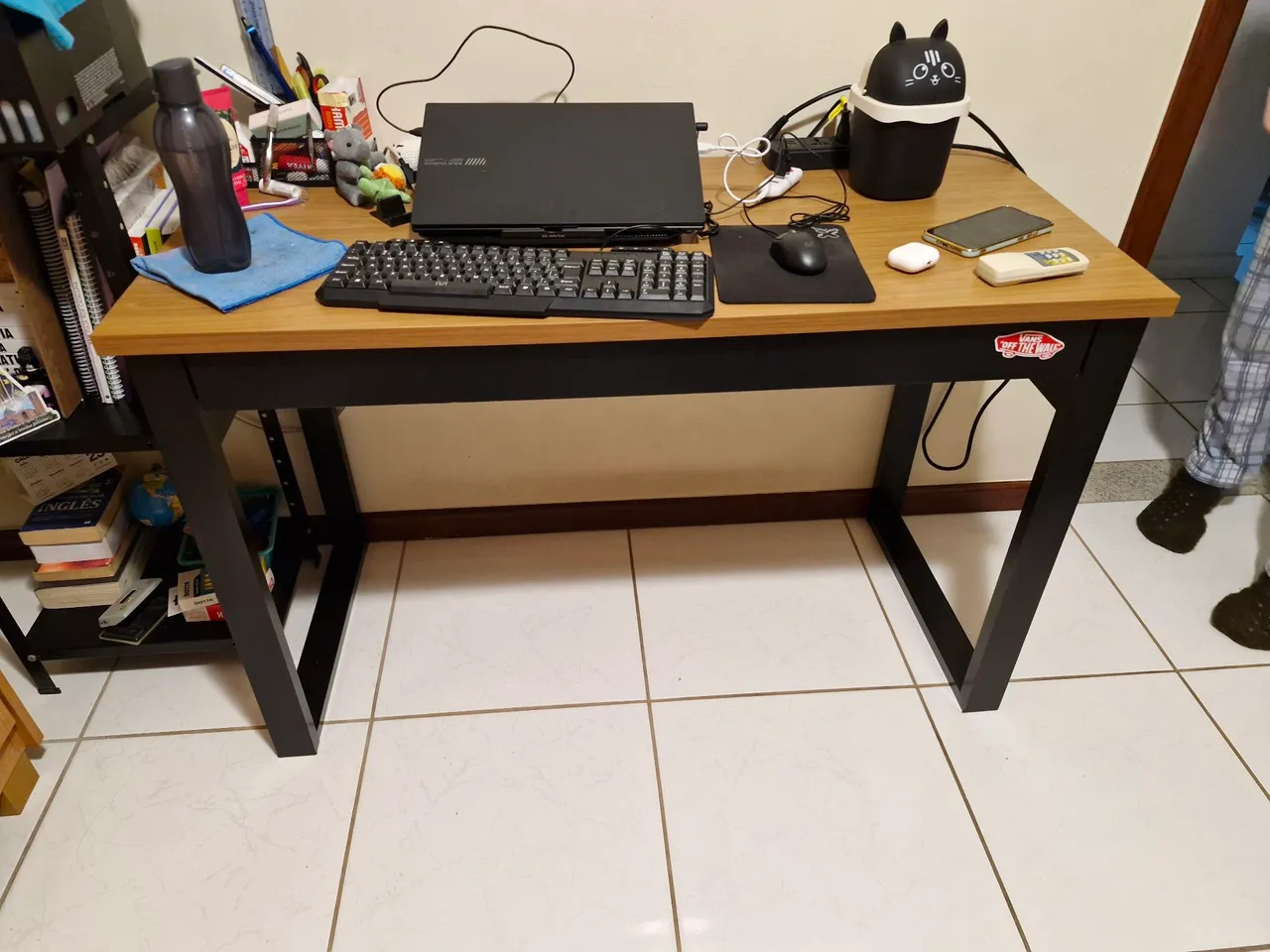Mesa para Escritório com Design Moderno