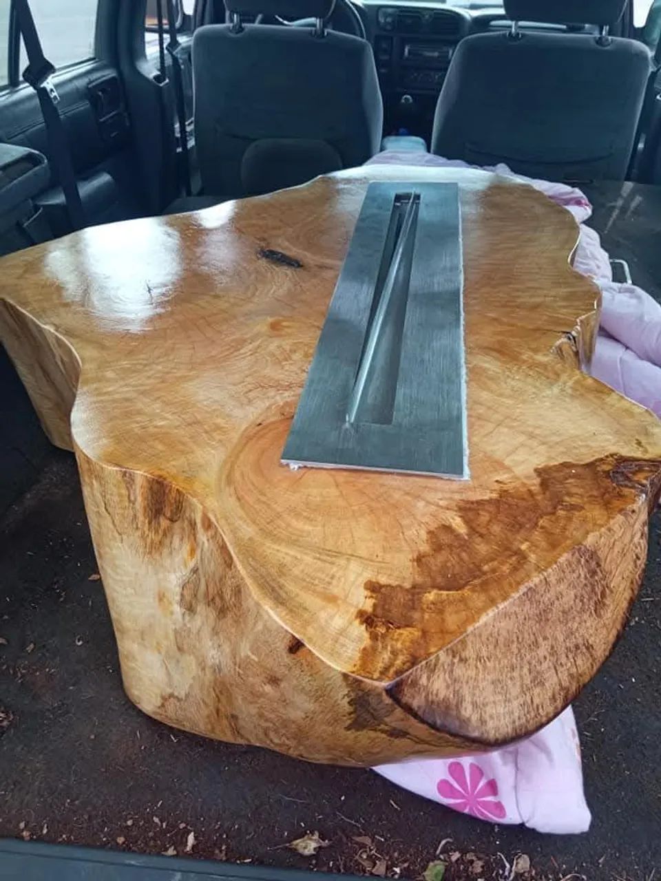 Mesa de centro em madeira maciça - Foto 2