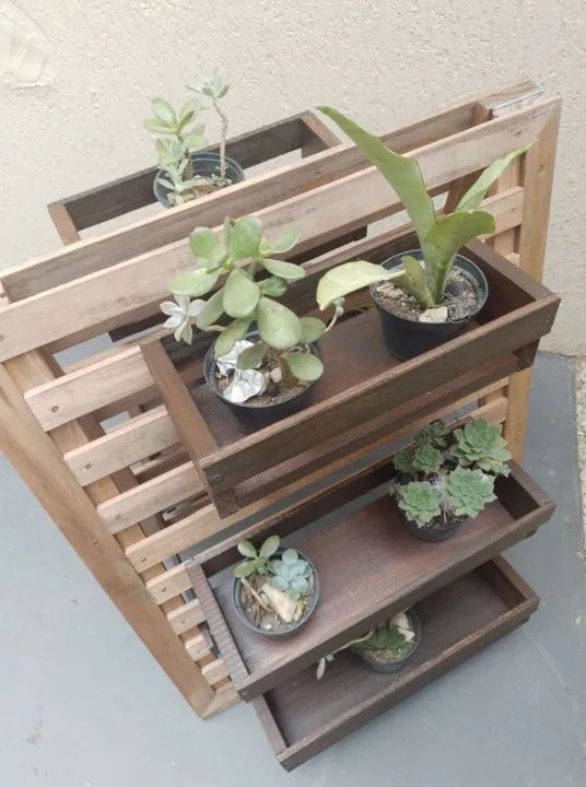 Floreira de madeira tipo cavalete com 6 cachepos rustica - Foto 5