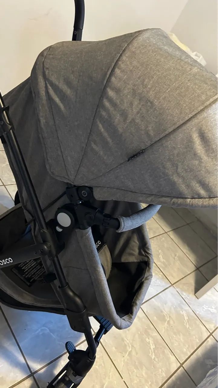 Carrinho de bebê Cosco com bebê conforto  - Foto 3