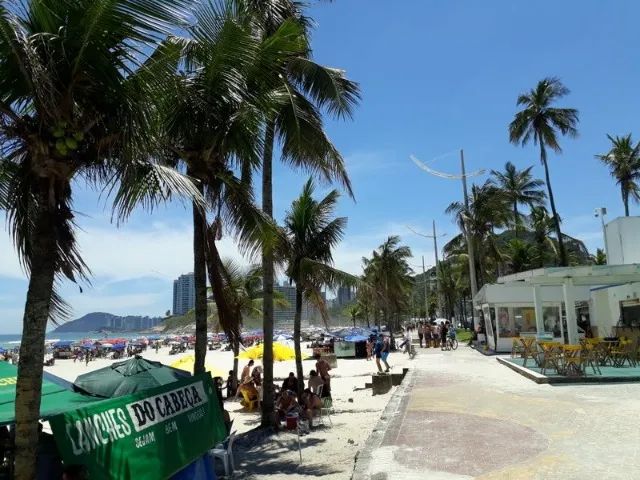 Guarujá Aluguel por temporada Apartamento Praia da Enseada perto 2 quadras Preço Baixo
