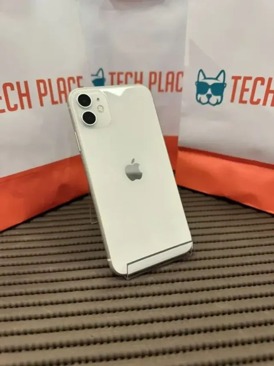 iPhone 11 ホワイト 128GB Iphone 11 128Gb Branco iOS 4G Wi-Fi Câmera 12Mp - Apple | Amazon