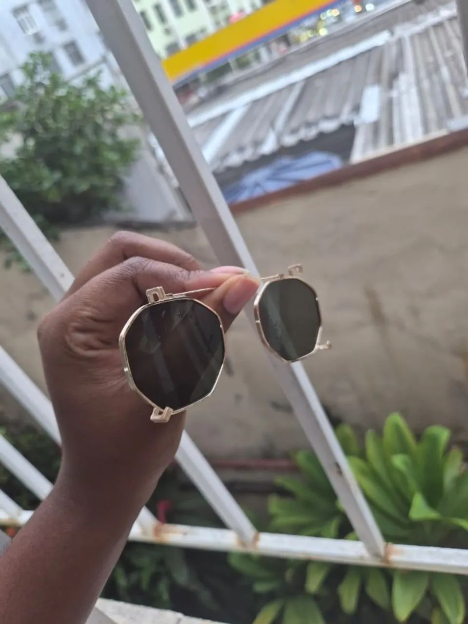 CLIPON HARU OCTA - LENTE ESCURA GEOMÉTRICA  Clipon Haru estilo octagonal, moderno e leve.  - Foto 2