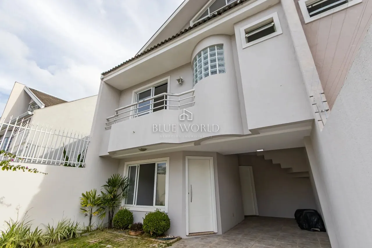 Sobrado à venda no Uberaba, na divisa com o Jardim das Américas