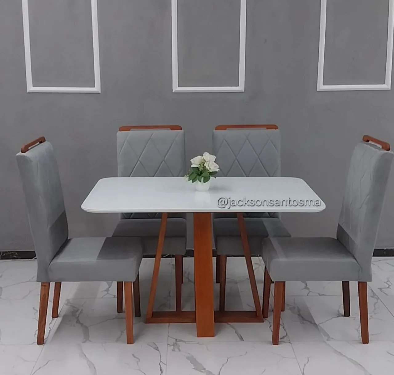 Mesa de Jantar 4 Cadeiras - Moderna e Elegante