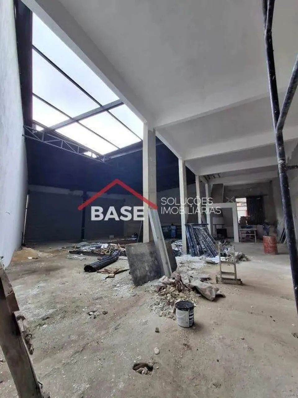 Galpão com mezanino para alugar no bairro Lindeia - Foto 5
