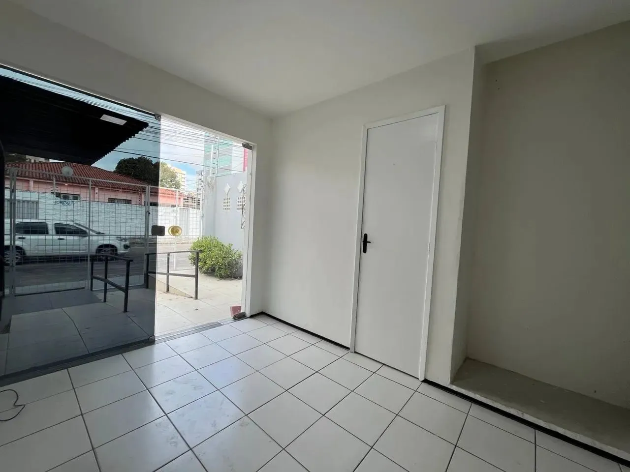 Ponto comercial para alugar com 7 salas no bairro Dionisio Torres
