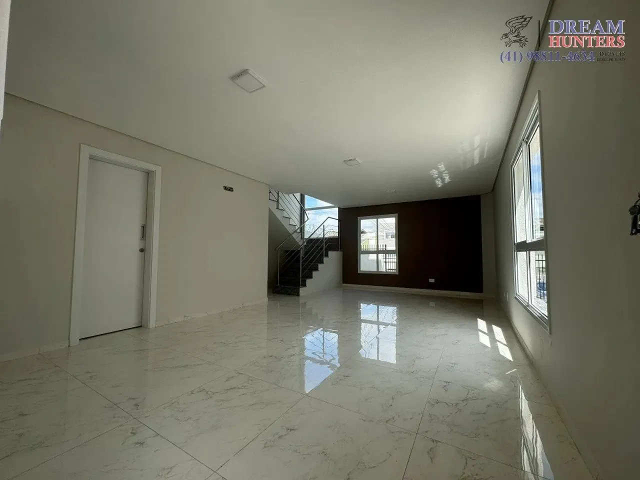 Sobrado Triplex em Condomínio, com 3 Quartos, no bairro Alto