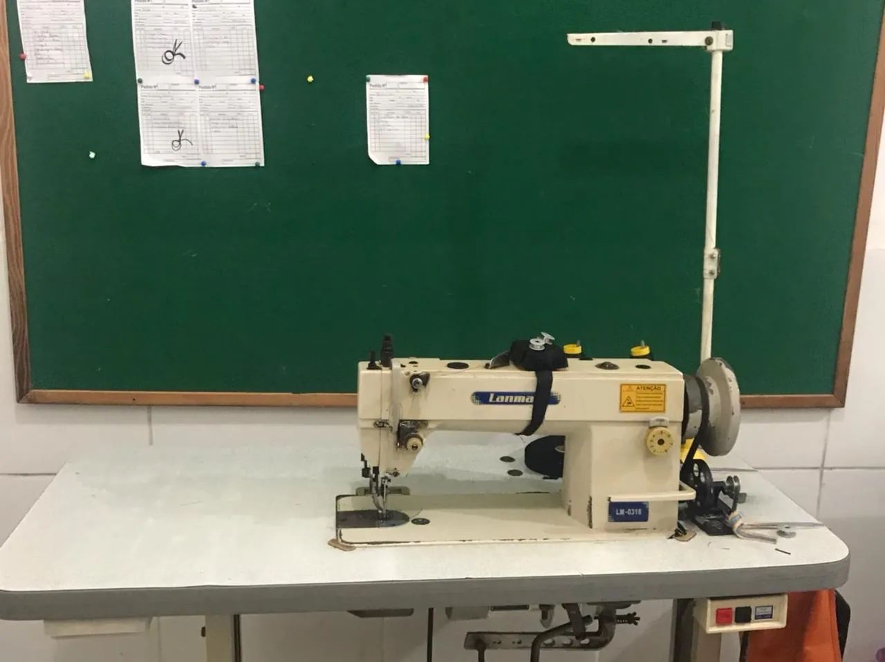 Máquina de Costura Industrial 