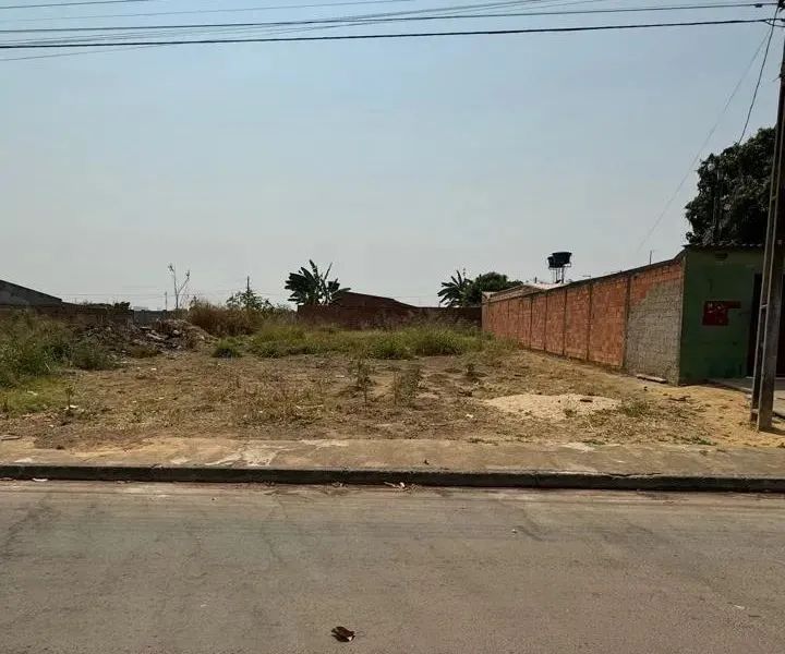Lote 408,00m² (Na quadra da Escola do Futuro) Jardim Buriti Sereno