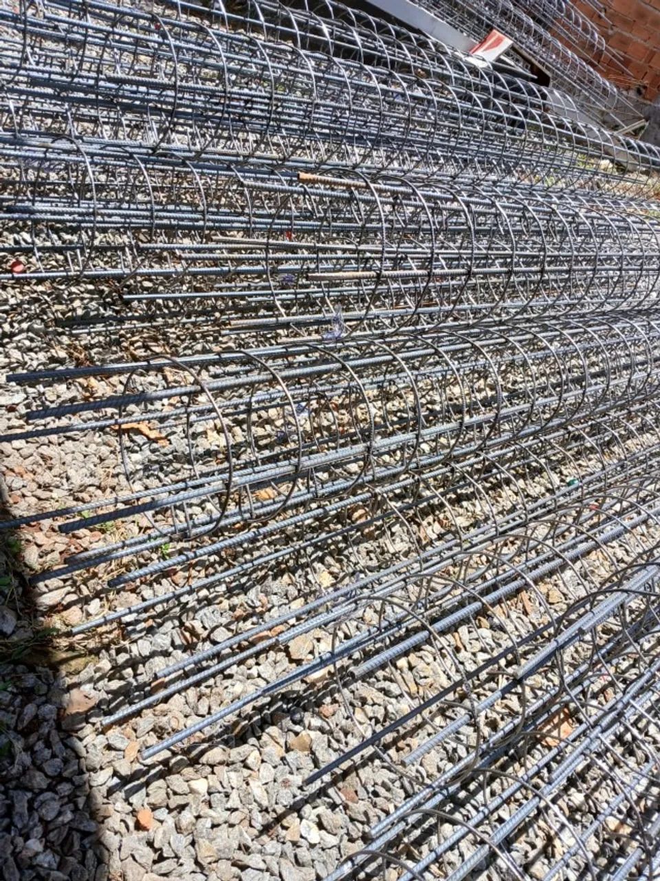 Estaca de ferro com 25 cm diâmetro com 5 ferro 8.0 mm, 2mts  - Foto 5