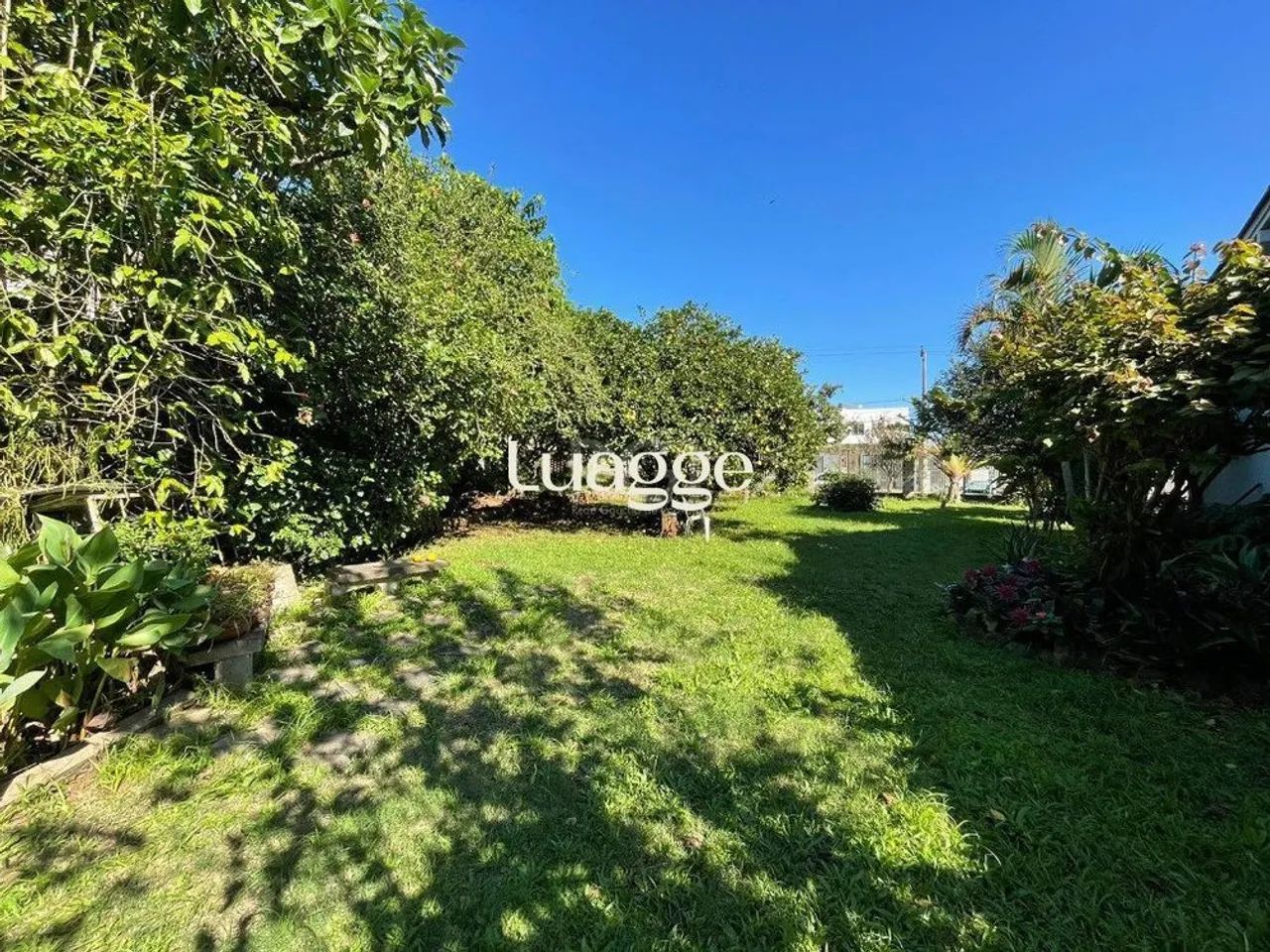 Terreno de esquina, com 429m², está situado no coração do bairro Medianeira - Foto 2