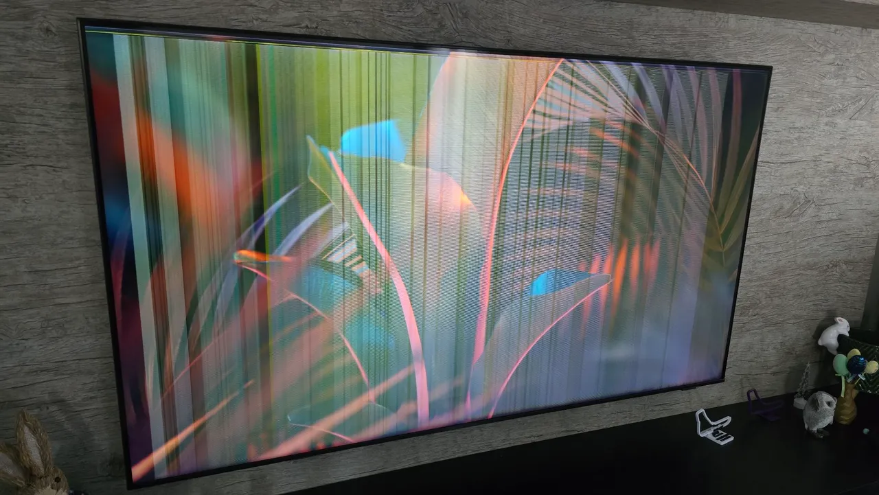TV Samsung 65 polegadas modelo 65q70a com defeito na Tela