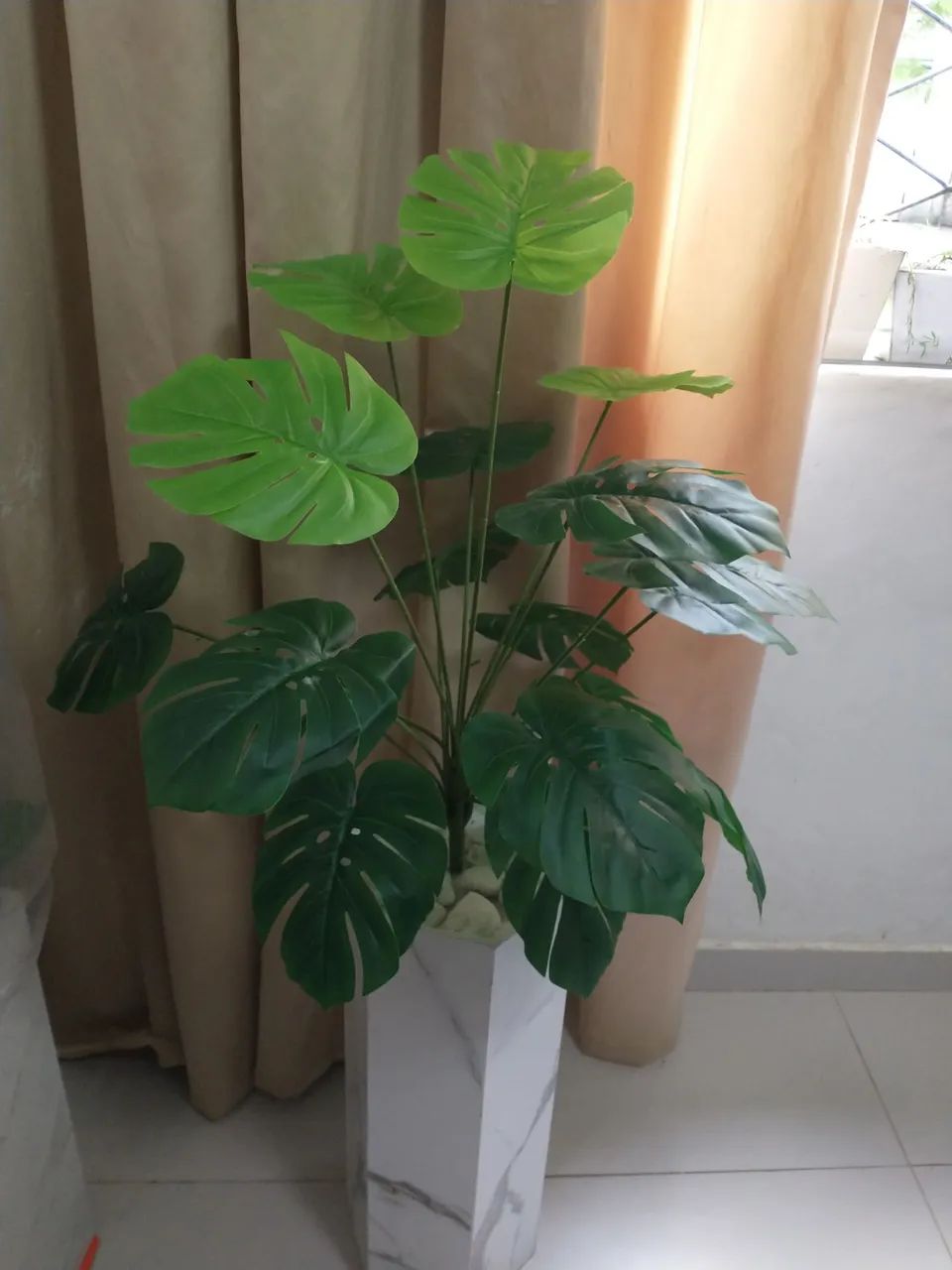 Planta Artificial Costela de Adão Decorativa