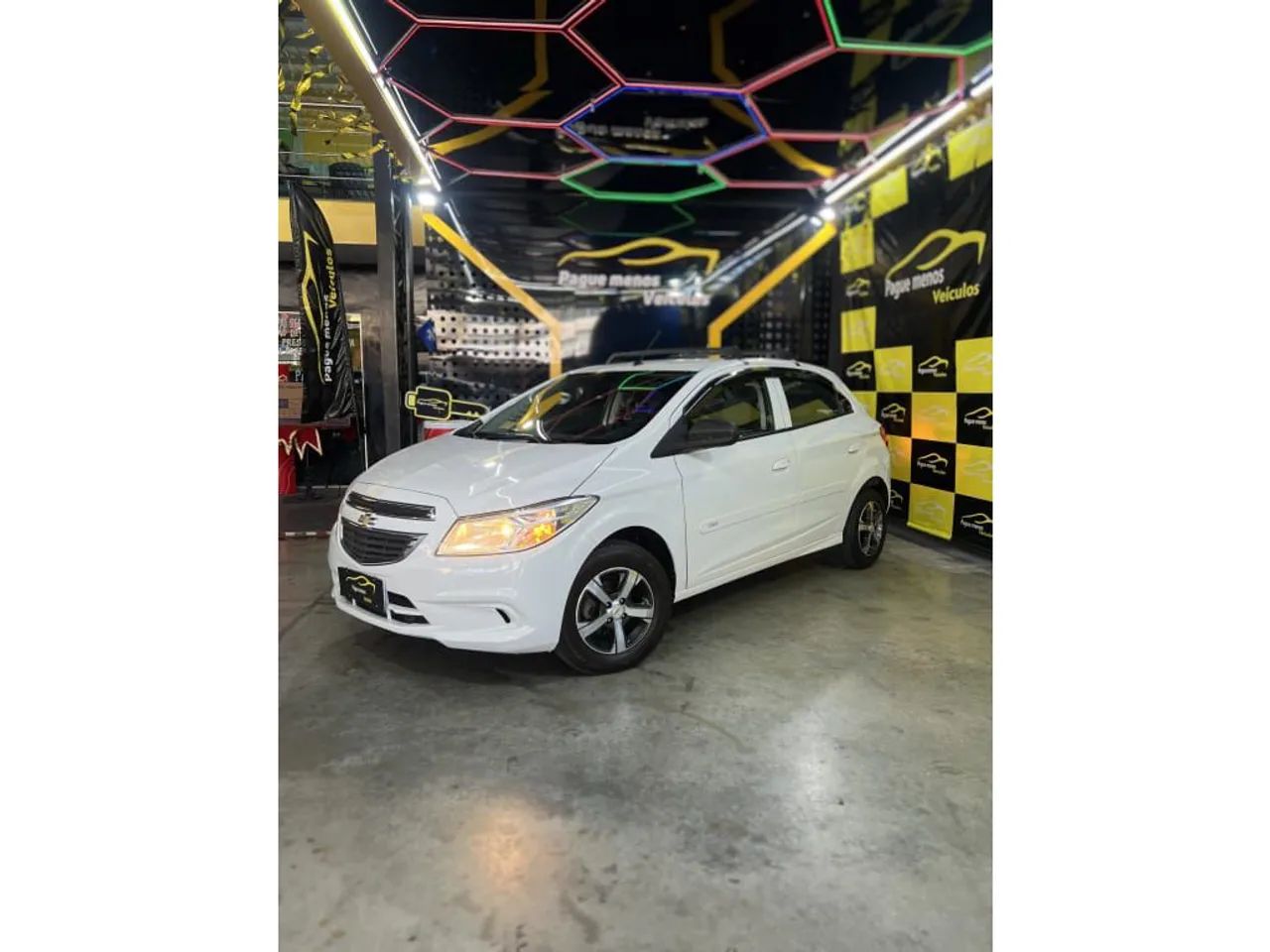 Chevrolet Onix ONIX HATCH LT 1.0 8V FLEXPOWER 5P MEC. 2015