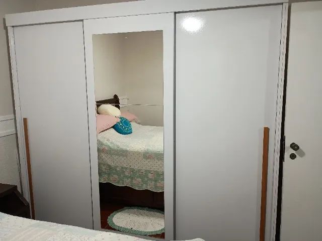Guarda roupa branco casal 
