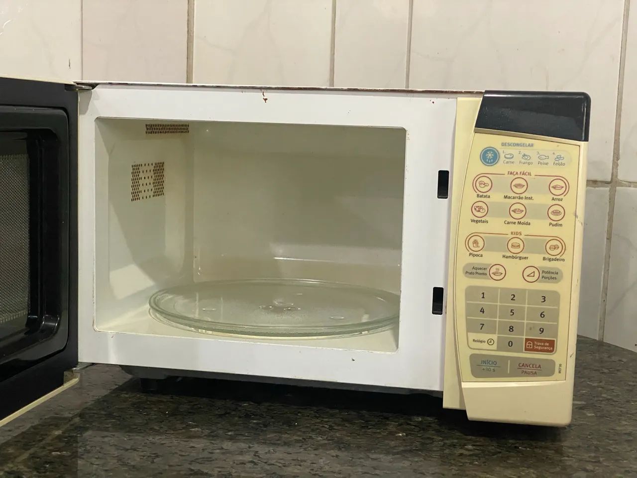 Microondas 20 litros  - Foto 2