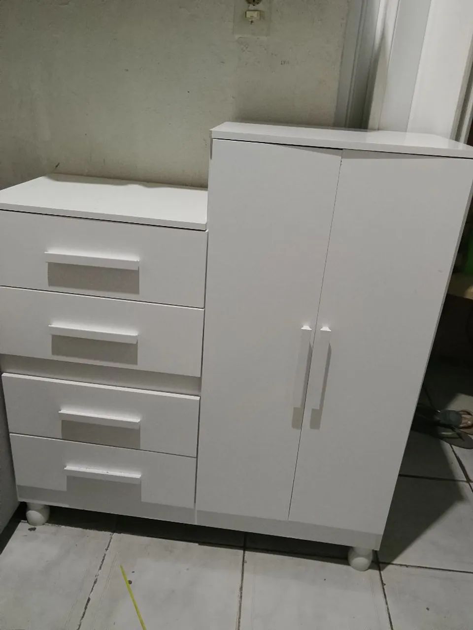 Cômoda nova nunca usada 