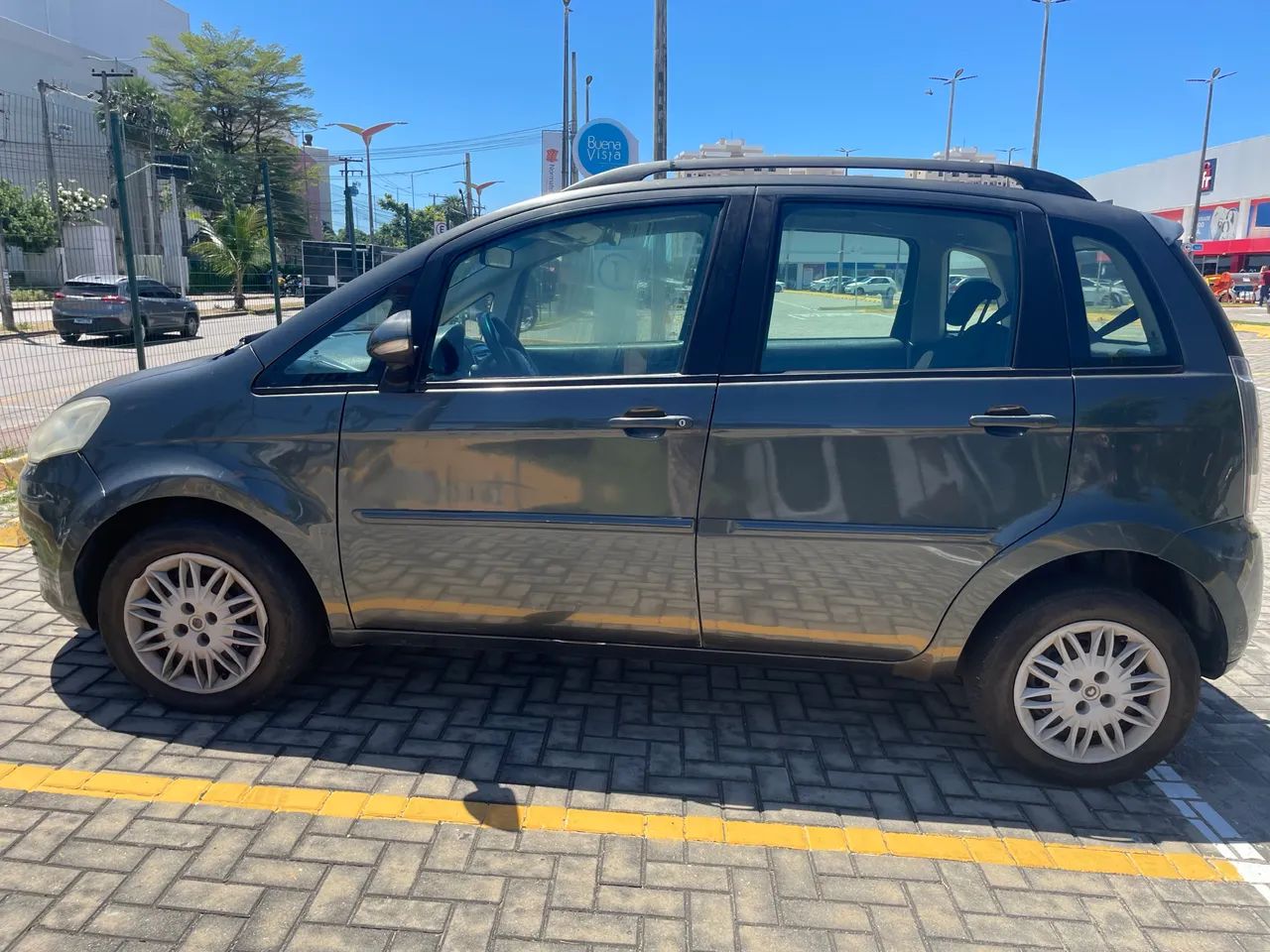 Fiat Idea Attractive 1.4 Fire Flex 8V 5P 2013 - Foto 5