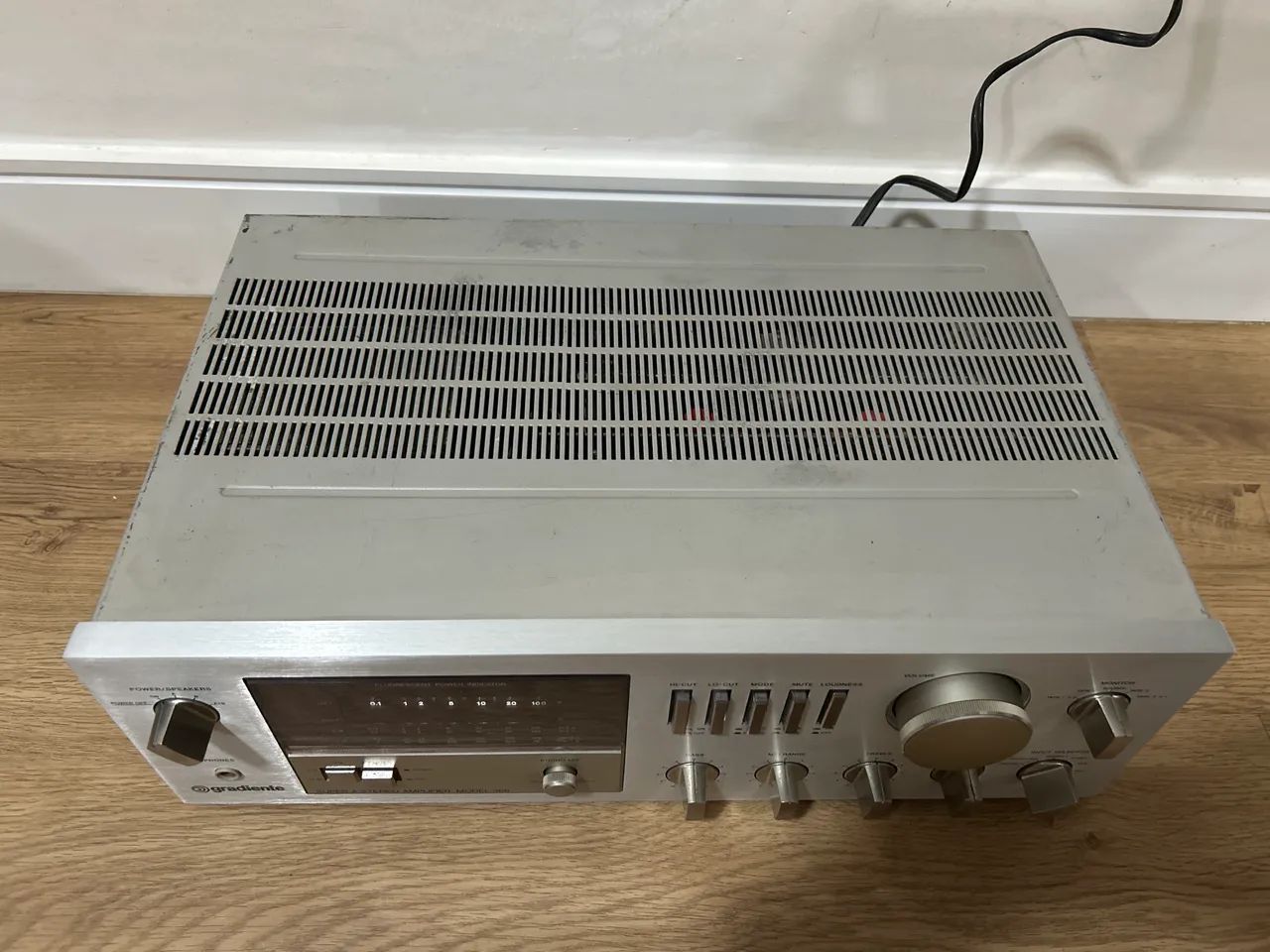 Amplificador Gradiente Model 366 - Foto 4