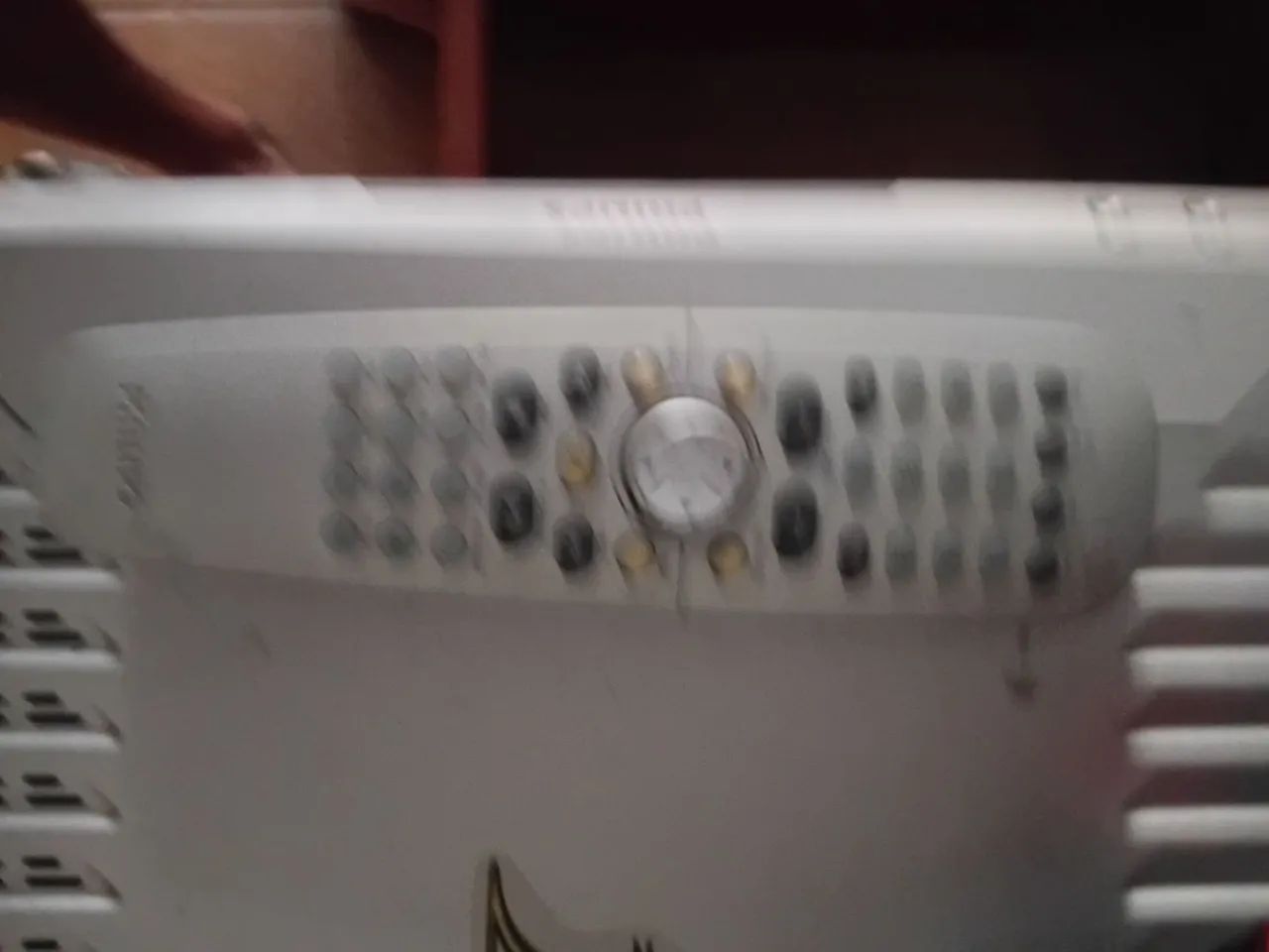 TV 42 polegadas + home Theater Philips × criado mudo + 17 DVDS + 3 CDS Originais - Foto 3